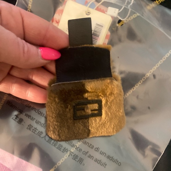 NWT Guaranteed Authentic Fendi Girl’s Handbag T-Shirt w/Authenti Mini Purse - Picture 8 of 16